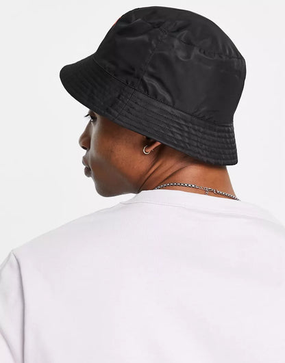 BUCKET HAT IN BLACK WITH SURF PRINT